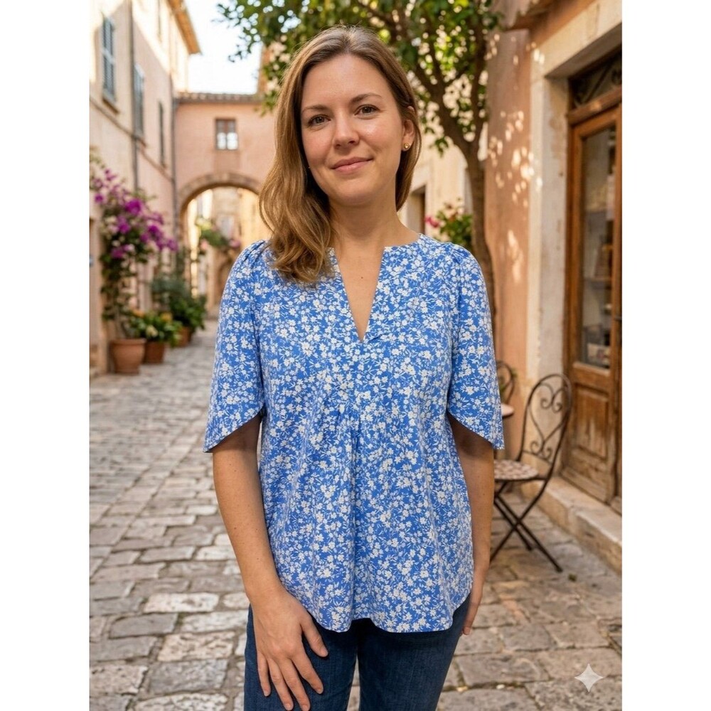 Tuckernuck Women’s Blue Floral Blouse Size Large